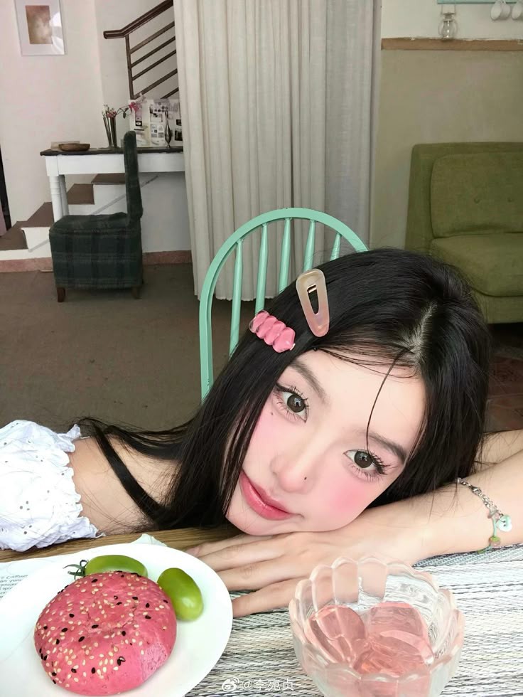 NHÀ CÓ ÔNG ANH TRAI MẮC CHỨNG TỰ KỶ