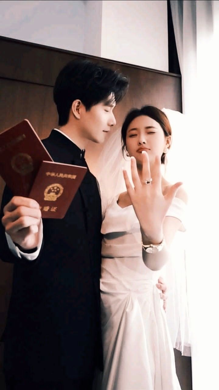 Ông Chồng Bí Mật Trên Mạng